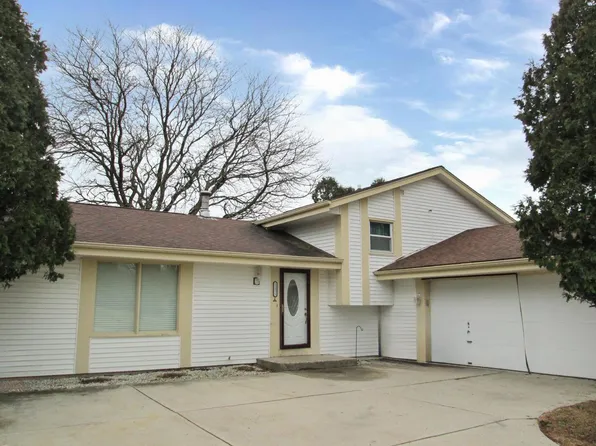 15875 West Marietta DRIVE, New Berlin, WI 53151