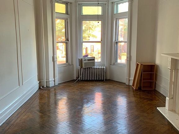 2nd image of 920 8th Ave APT 1