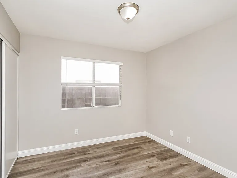716 Castlebridge Ave — Photo 14