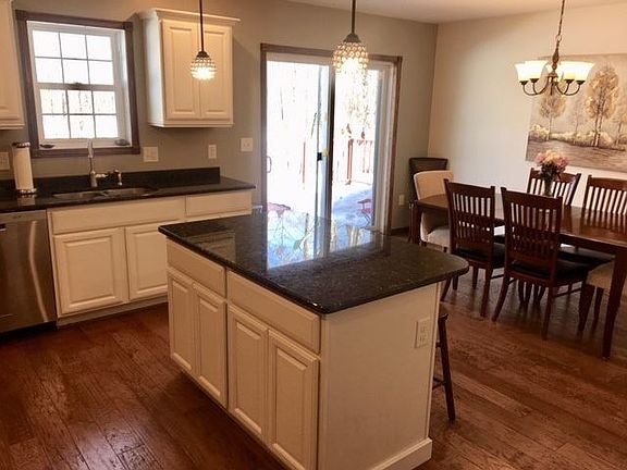 5th image of 23 Grandview Cir