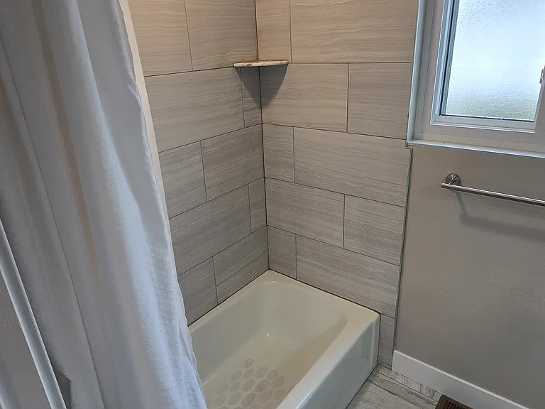 870 W 675 N — Photo 10