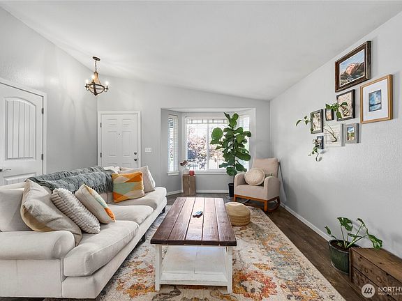 5th image of 11003 184th Avenue E