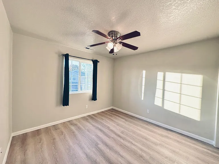 3374 SE Meadowview Way — Photo 17