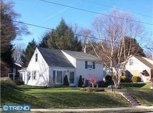 8566 Glen Campbell Rd, Philadelphia, PA 19128