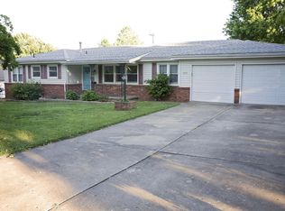 1444 W Westview St, Springfield, MO 65807