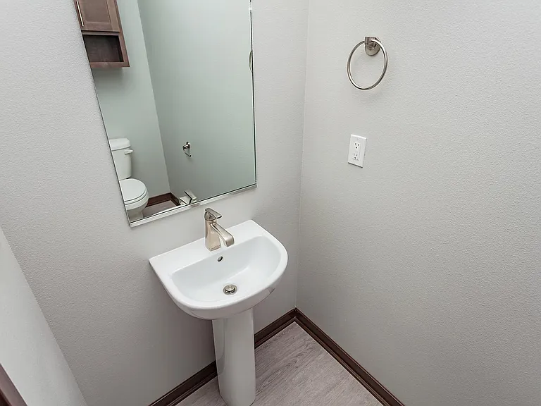 303 NW Manchester Blvd — Photo 6