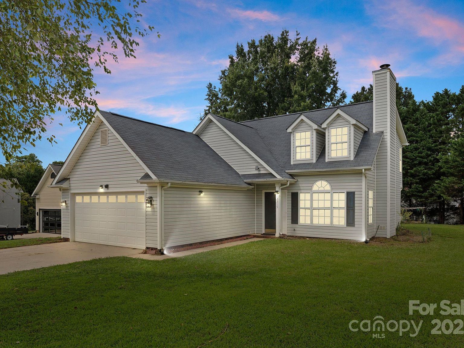 値下げ不可　house on the hill_ Parent Bag_Tile Elevated 2 in 1 Outdoor Dog House