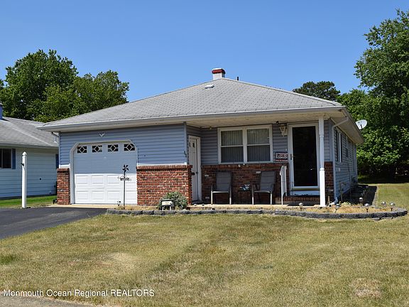 4th image of 52 Charlotteville Drive S