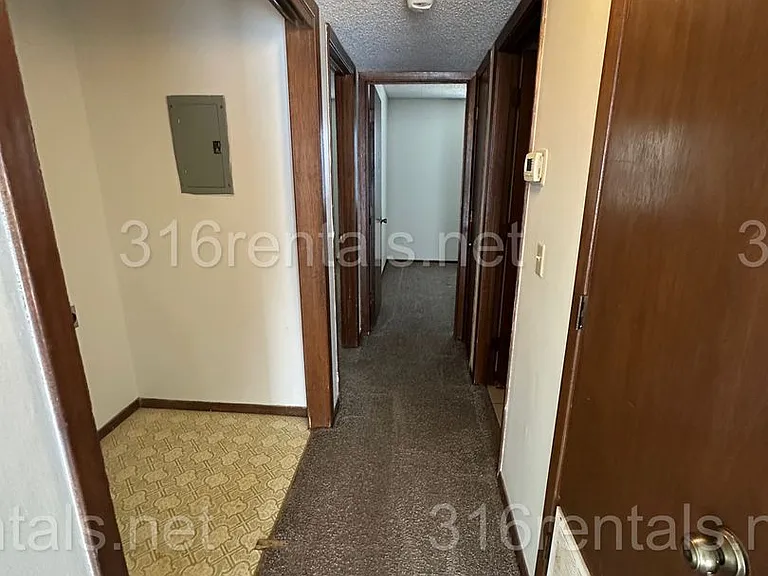 351 E Marion Ct — Photo 6