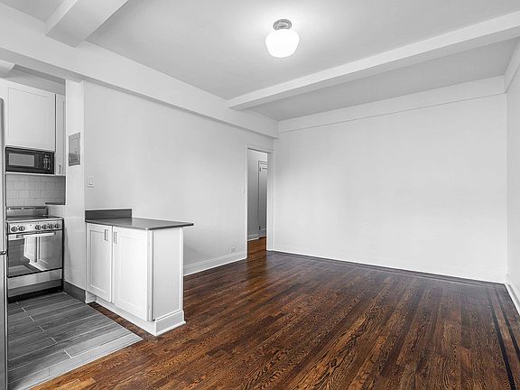 5th image of 208 W 23rd St APT 1506