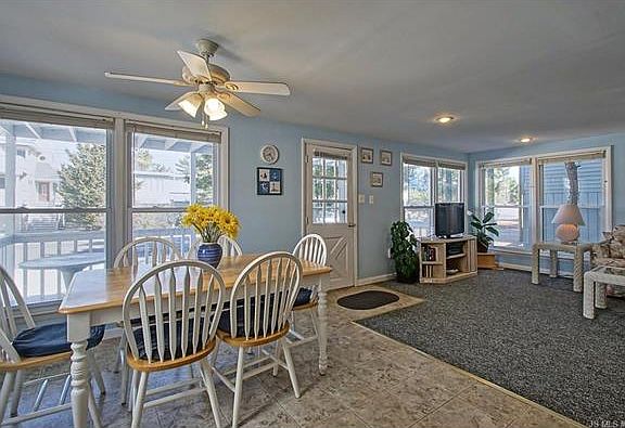 5th image of 212 Pelham Ave #1