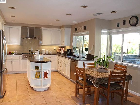 4th image of 6294 Camino Del Lago
