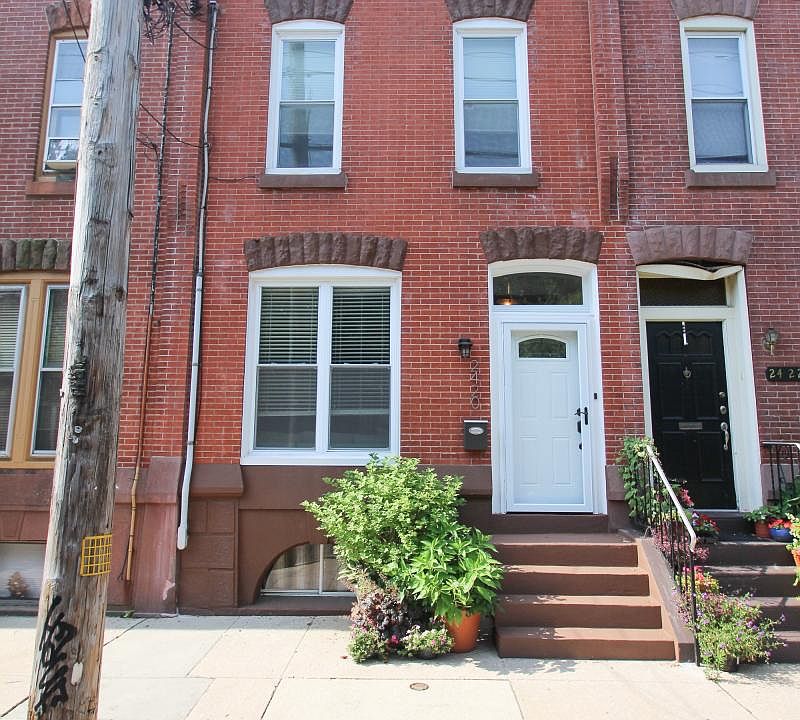 2420 Carpenter St.
