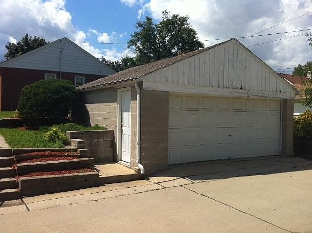 1st image of 3300 W Lakefield Dr