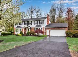 6490 Old Post Cir, East Amherst, NY 14051