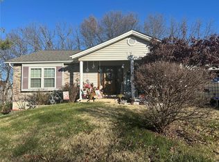 2 Olde Warwick Ct, Saint Charles, MO
