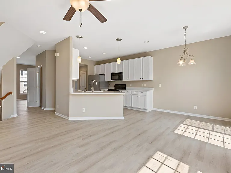 9147 Ribbon Falls Loop — Photo 14