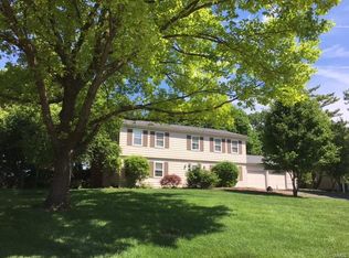 25 Ridge Crest Dr, Chesterfield, MO 63017