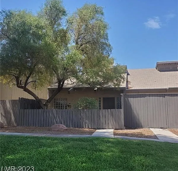 4032 Village Sq #0 — Photo 1