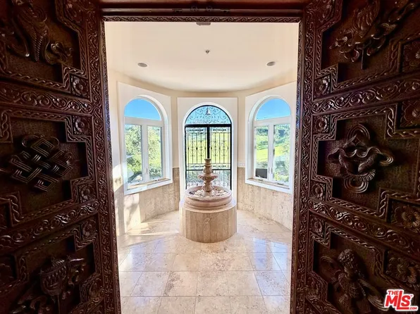 10827 Pacific View Dr, Malibu, CA 90265