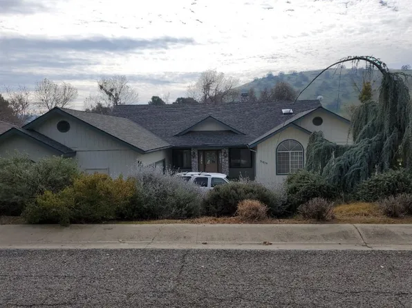 31819 Country Club Dr, Porterville, CA 93257