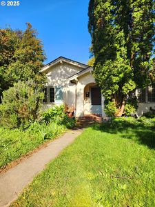 970 S 7th St, Coos Bay, OR, 97420