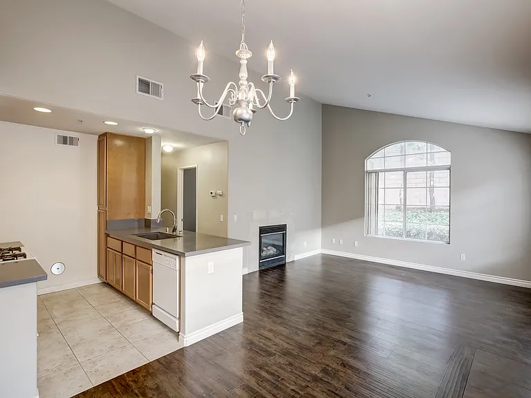 25595 Prospect Ave — Photo 6