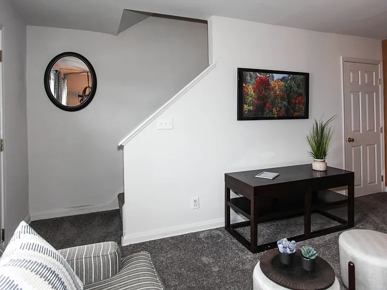 Westland Gardens Apartments and Townhouses — Photo 25