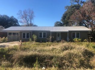 1919 Calhoun Dr, Georgetown, SC 29440