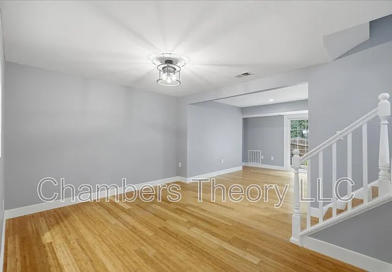5713 Independence Cir — Photo 30