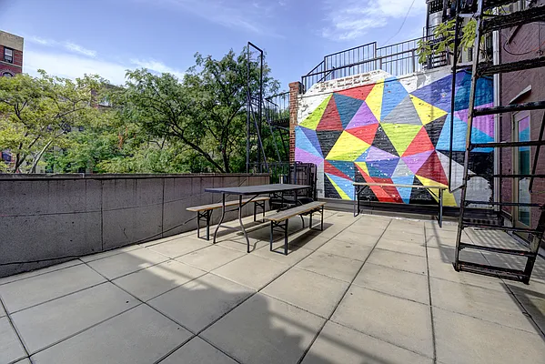 Rented by REAL New York | media 7