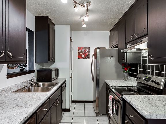 5th image of 128 River Oaks Dr NW