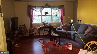 3rd image of 133 Pickwick Pl