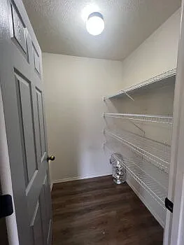 160 Cedarwood Ave — Photo 6