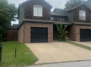 794 W Breeze Cv, Fayetteville, AR 72703