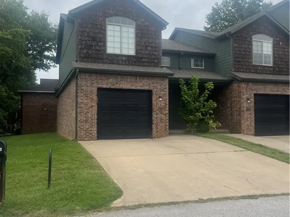 794 W Breeze Cv, Fayetteville, AR 72703