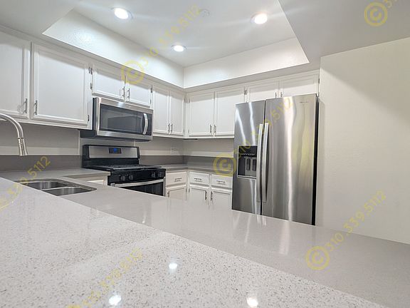 4th image of 445 Hawthorne #101