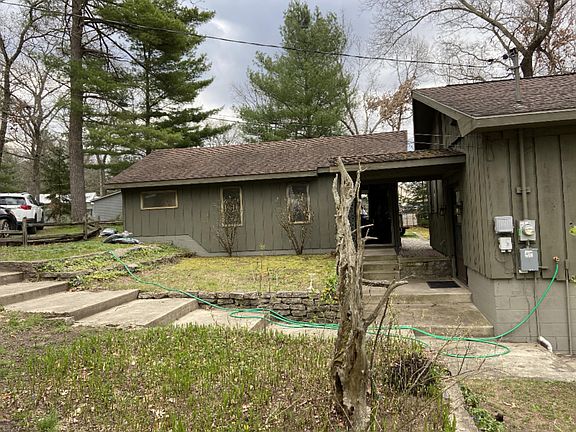 3rd image of 1998 Woodward Dr