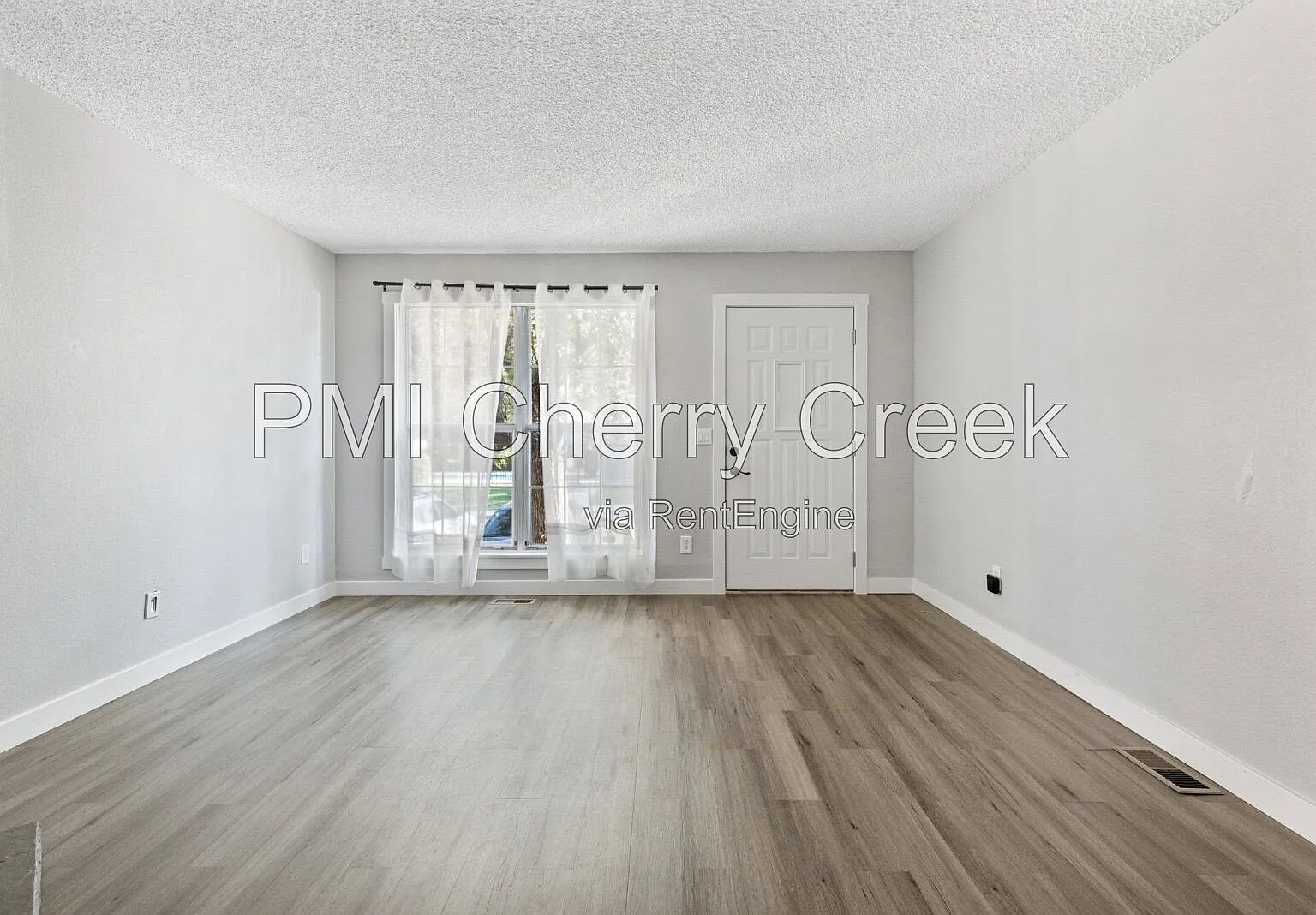 2 bed, 3.0 bath, 1092 sqft, $2,125 — Photo 4