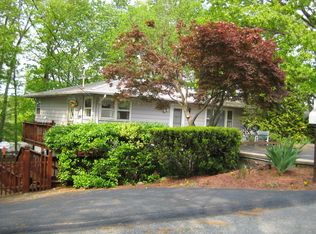 8 Saint Lo Pl, Hopatcong, NJ 07843