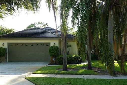 4th image of 220 Sherwood Forest Dr