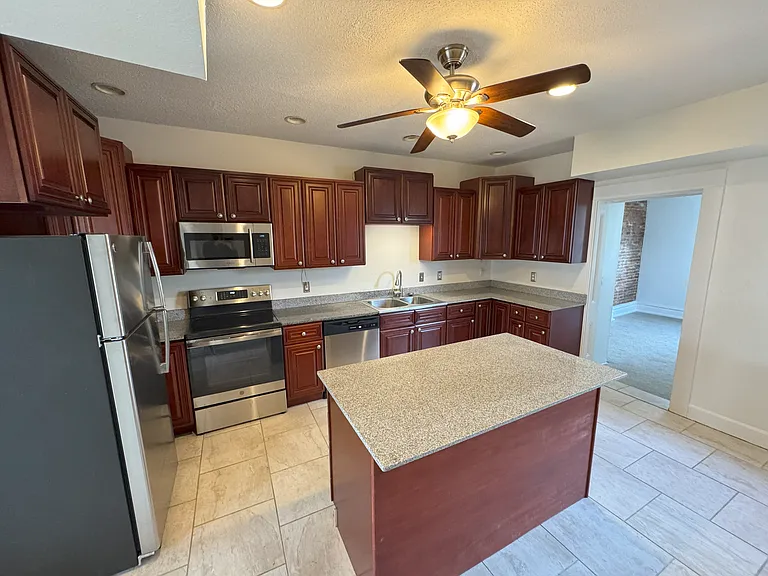 1035 Allen Ave #2F — Photo 5
