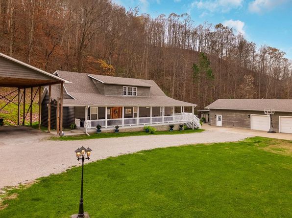 140 County Line Dr, Garrett, KY 41630
