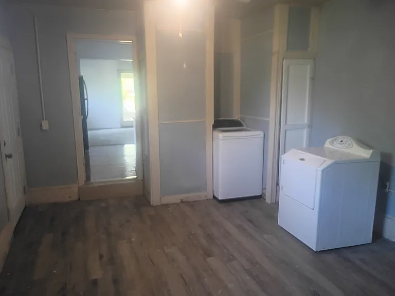 1520 Hampton Dr — Photo 2