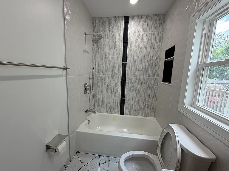 24 Dean St — Photo 14