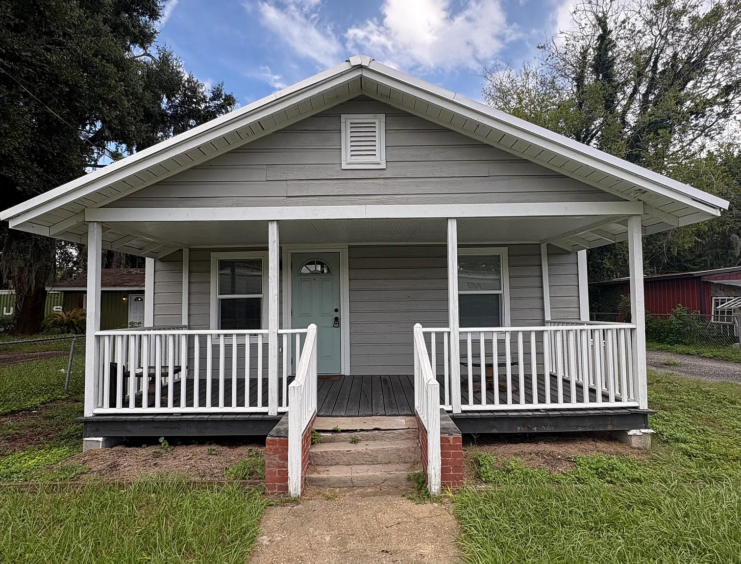 Cute and Affordable 3 bed 2 bath — Photo 1