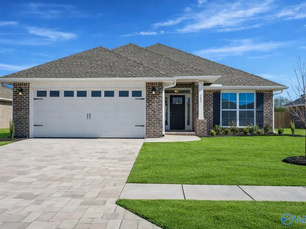 125 Sidney Ruth Dr, New Market, AL 35761