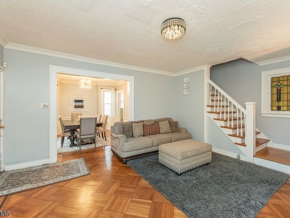 5th image of 76 Elliot Pl