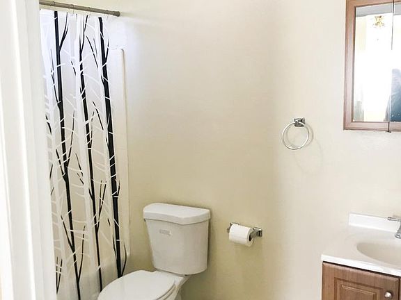3rd image of 1538 Fairdale Ave #Ca