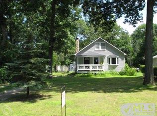 4362 Lotus Dr, Waterford, MI